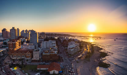 Tour a MONTEVIDEO Y PUNTA DE ESTE 2026 en español | Tours a Europa